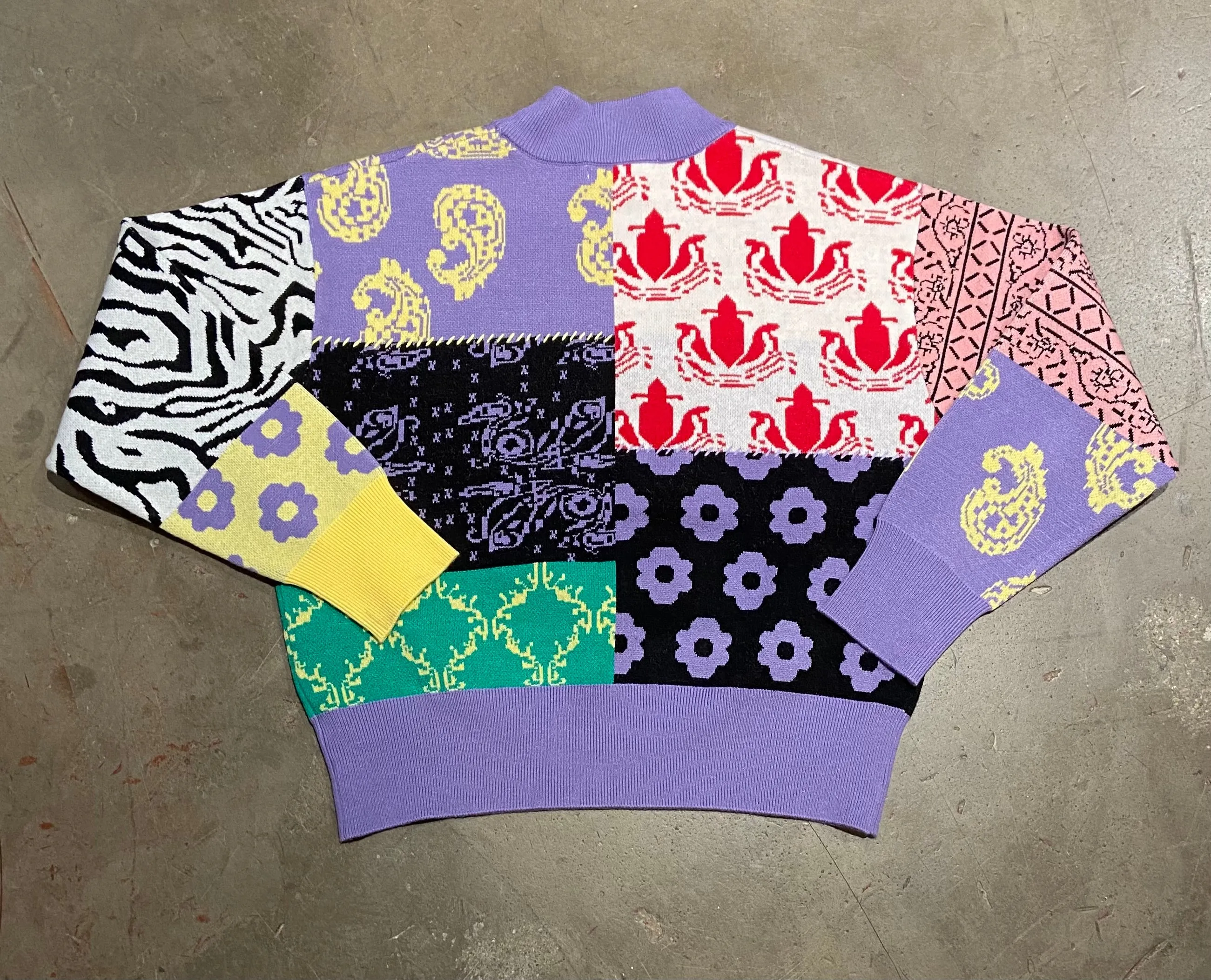 BB Dakota Mixtape Sweater